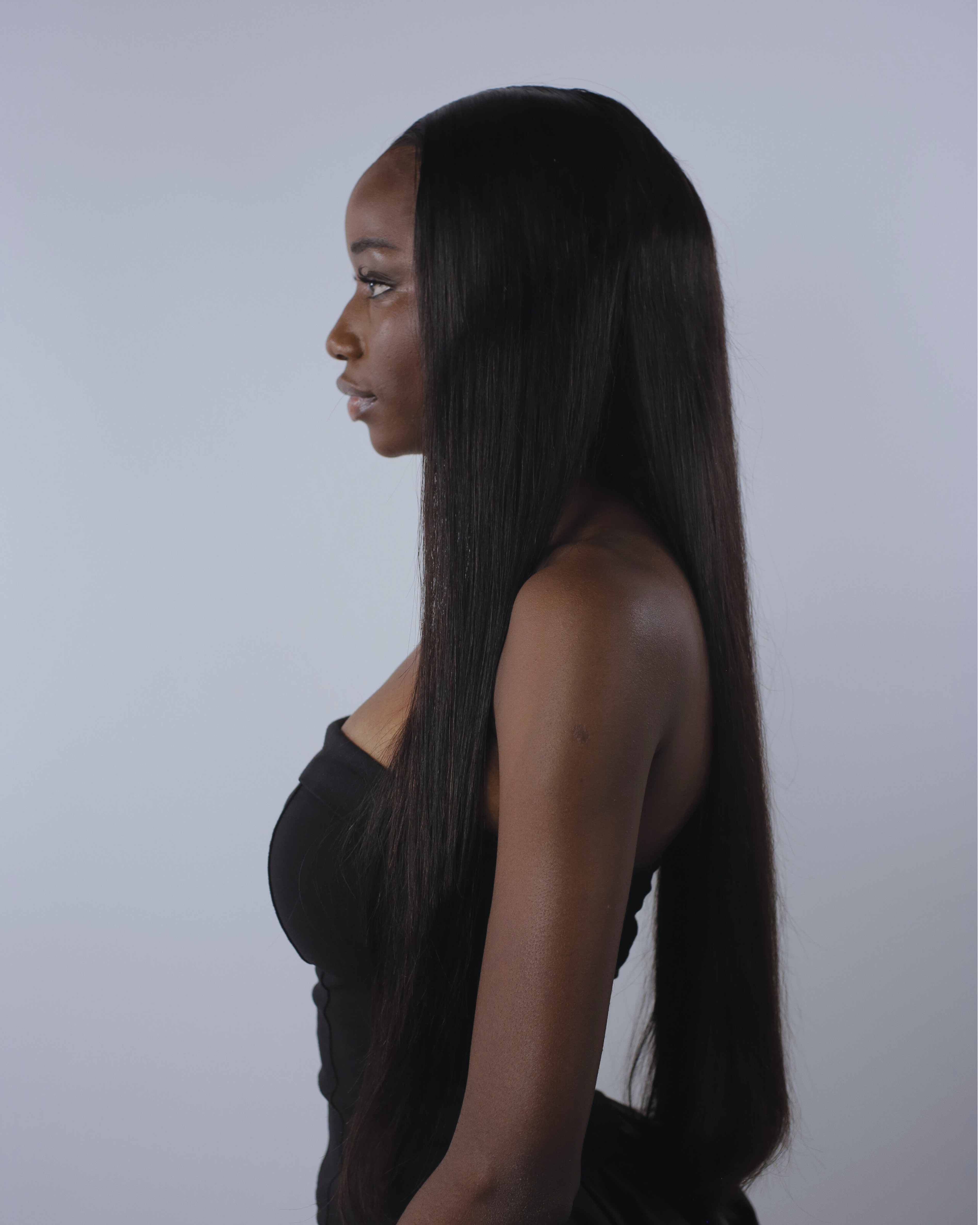 Miracana Double Drawn Perruque Lisse Noire Mystérieuse