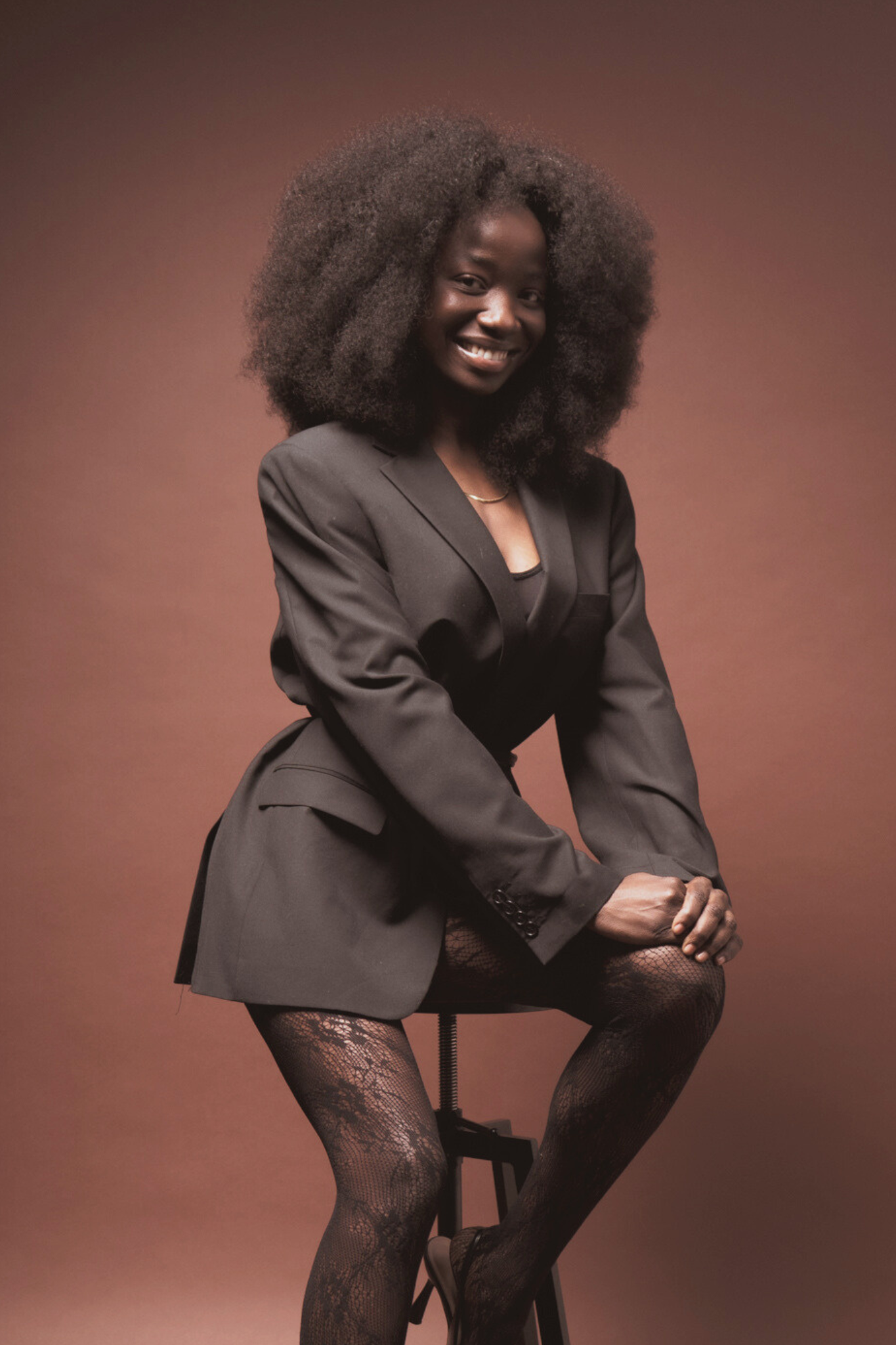 Miracana Perruque Premium Rocky Afro Wave Noire Mystérieux